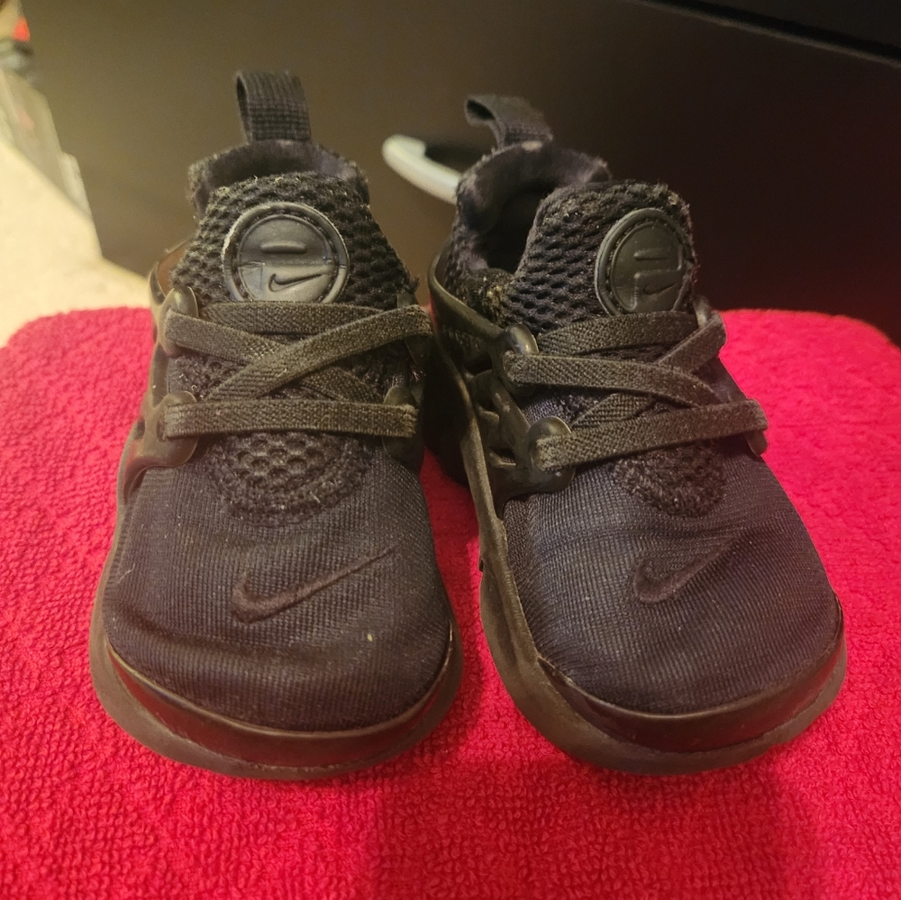 Nike Toddler Black Sneakers